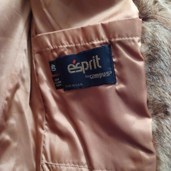 AUTHENTIC VINGATGE FUR COAT - Picture 3 of 3